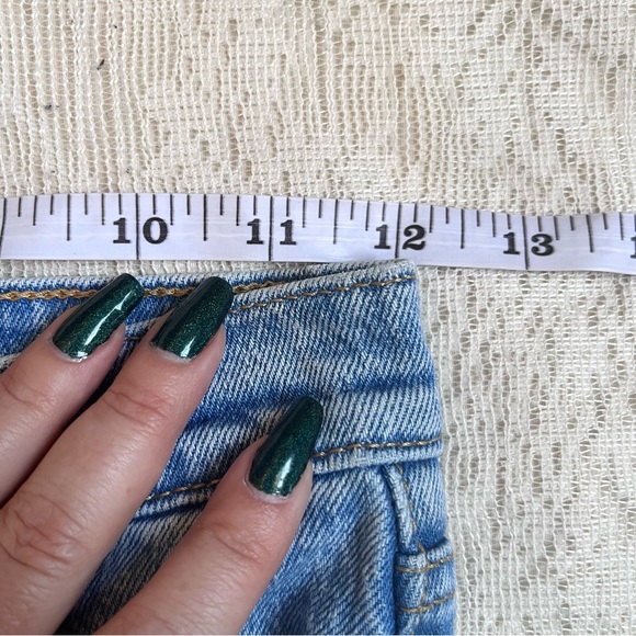 Levi’s premium denim ribcage straight ankle jean - Picture 6 of 12